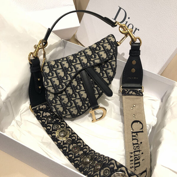 注目商品ディオール重ね刺繍 バック サドル ウエスト ポーチ ロゴ モノグラム 新作 CD M0446CTZQ M928